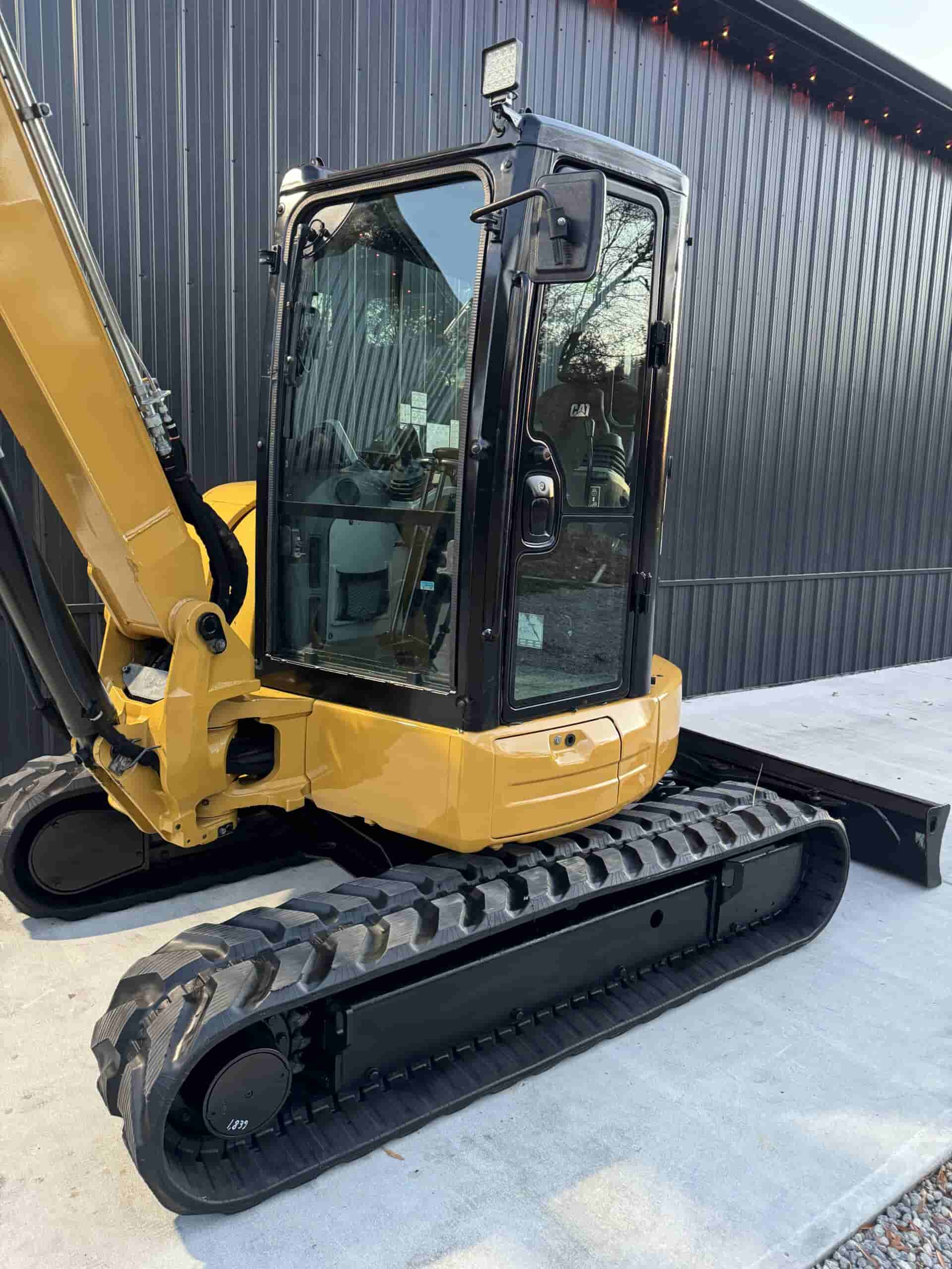 2017 CAT 305E2 CLEAN
